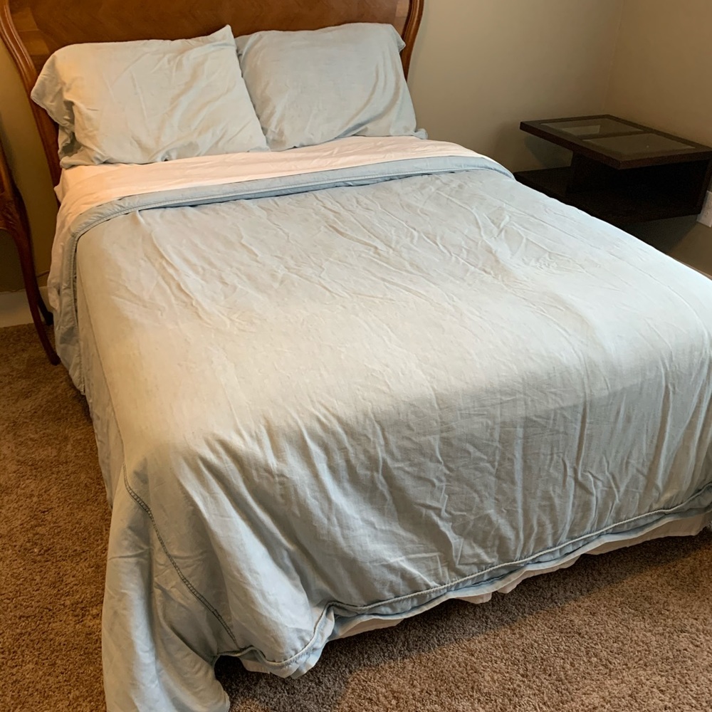 Pottery Barn Queen Chambray Duvet & Pillow Covers